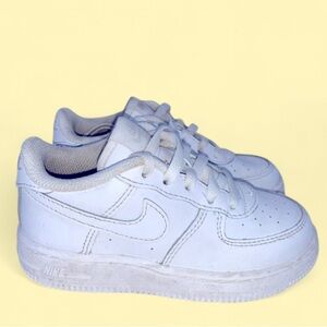 Nike Air Force 1 LE Preschool Triple White Sneakers Youth Size 9C DH2926 (S417)
